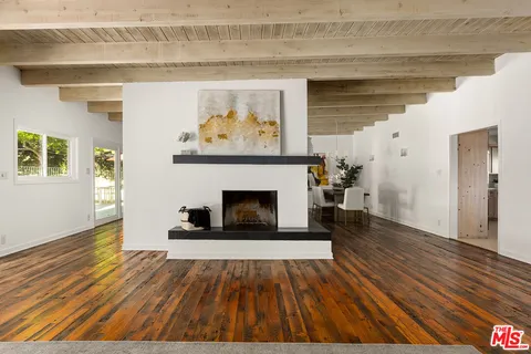 $1,799,000 | 20330 Del Campo Place, Woodland Hills, CA 91364