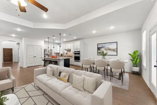 $637,500 | 15 Pioneer Canyon Place, The Woodlands, TX 77375