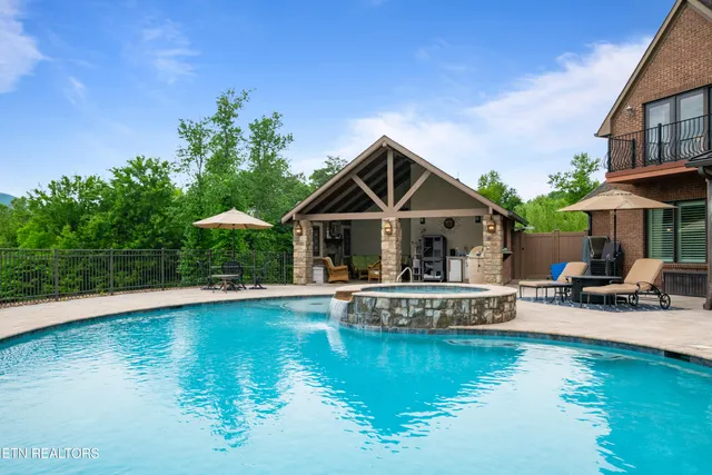 $1,199,900 | 759 Indian Mountain Road, Jellico, TN 37762