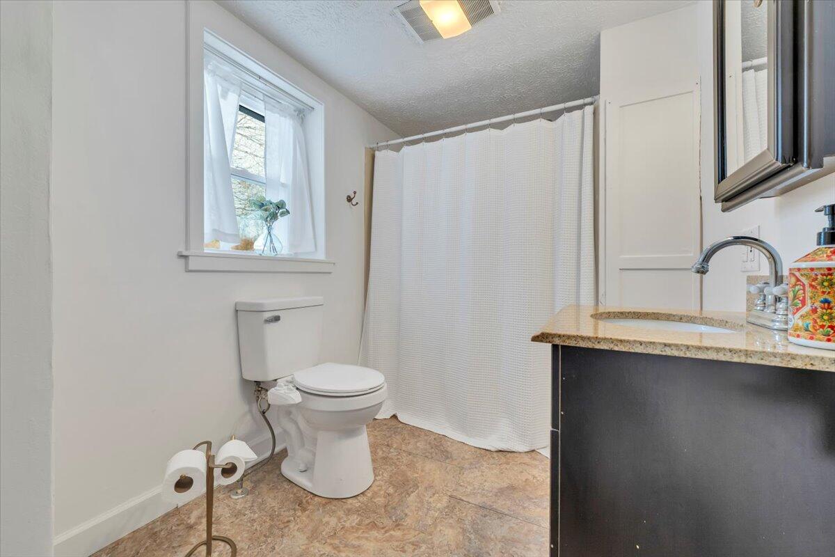 218 Richmond Avenue Rural Retreat, VA 24368 - Photo 27 of 49 23-MIB02382