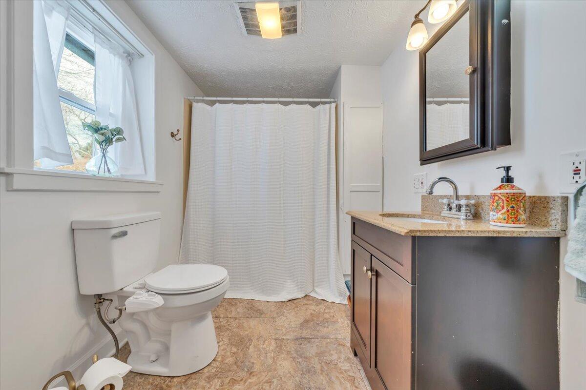 218 Richmond Avenue Rural Retreat, VA 24368 - Photo 28 of 49 24-MIB02385