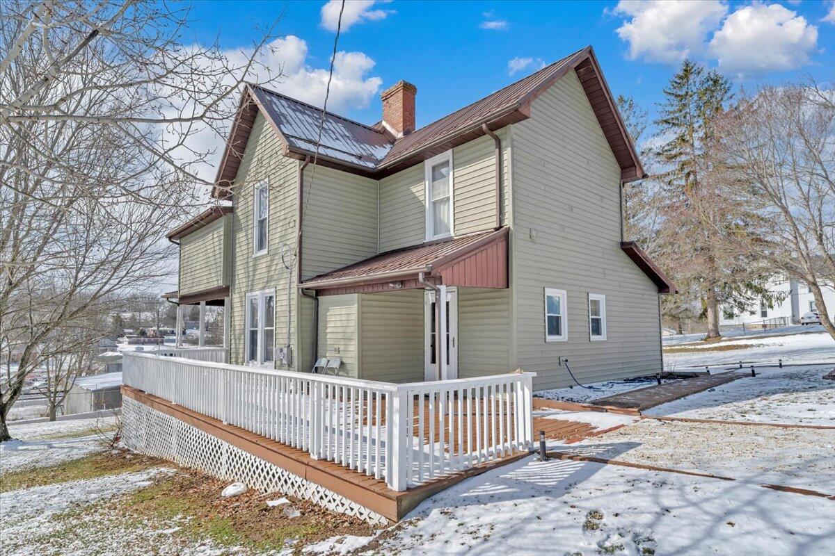 218 Richmond Avenue Rural Retreat, VA 24368 - Photo 4 of 49 42-MIB02466