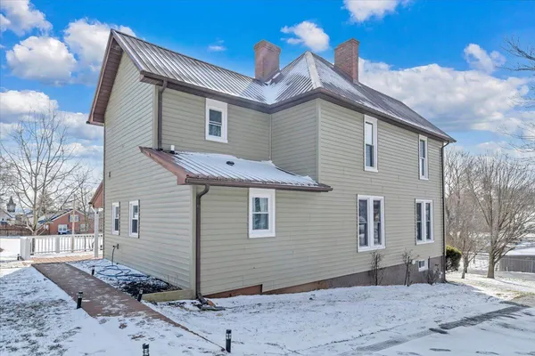 $299,900 | 218 Richmond Avenue, Rural Retreat, VA 24368