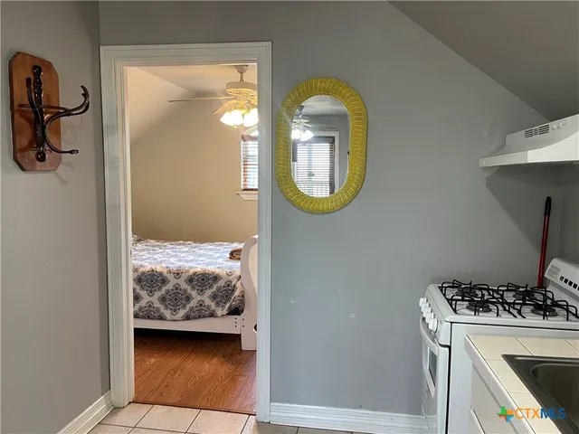 a view of a livingroom with furniture