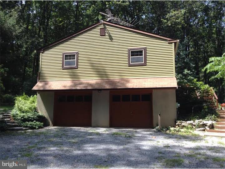 1046 Telegraph Road Coatesville, PA 19320 - Photo 5 of 23 Garage