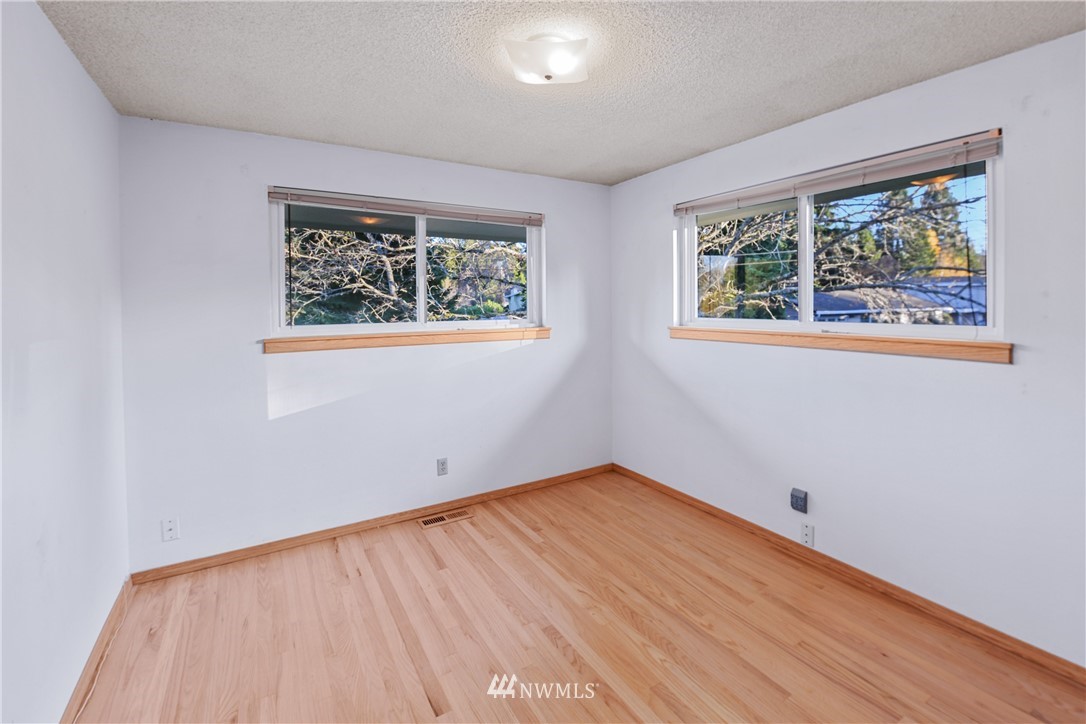 7909 186th Street Southwest Edmonds, WA 98026 - Photo 11 of 31 Gallery Image 11