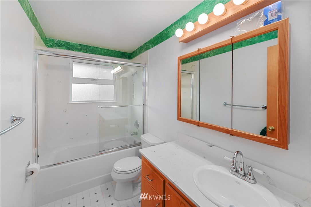 7909 186th Street Southwest Edmonds, WA 98026 - Photo 12 of 31 Gallery Image 12