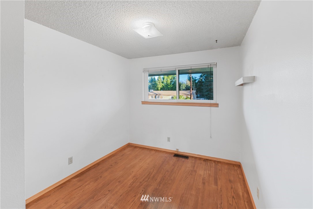 7909 186th Street Southwest Edmonds, WA 98026 - Photo 13 of 31 Gallery Image 13