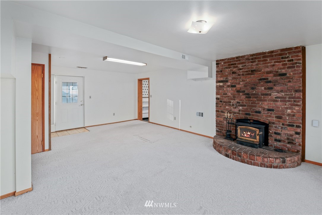 7909 186th Street Southwest Edmonds, WA 98026 - Photo 14 of 31 Gallery Image 14