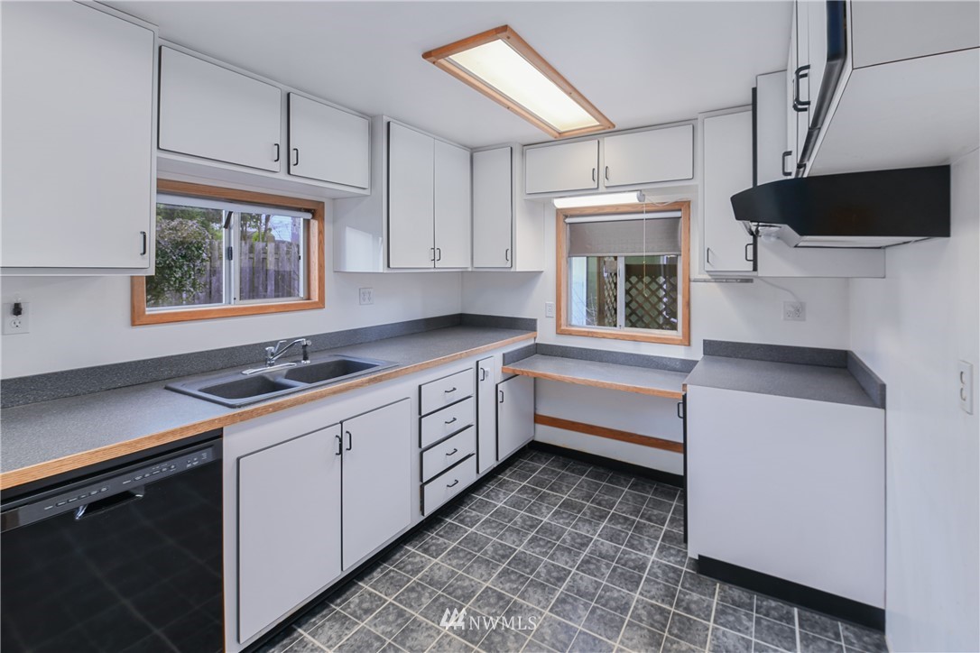 7909 186th Street Southwest Edmonds, WA 98026 - Photo 17 of 31 Gallery Image 17