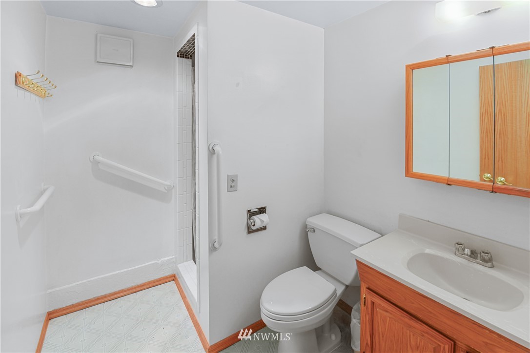 7909 186th Street Southwest Edmonds, WA 98026 - Photo 20 of 31 Gallery Image 20