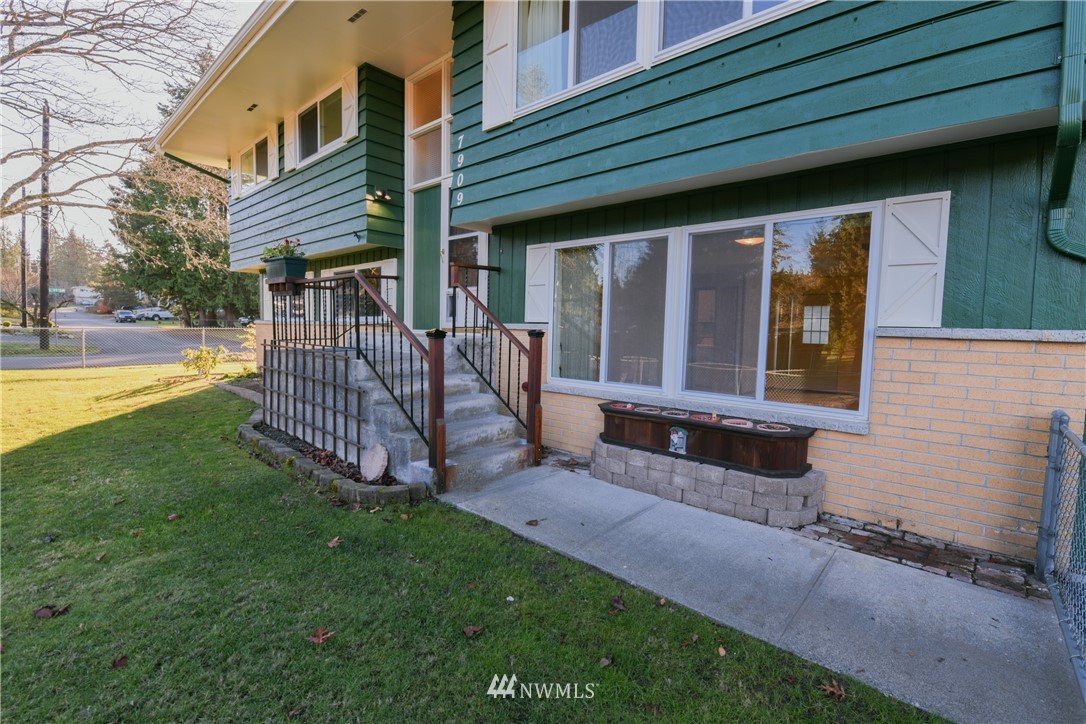 7909 186th Street Southwest Edmonds, WA 98026 - Photo 30 of 31 Gallery Image 30