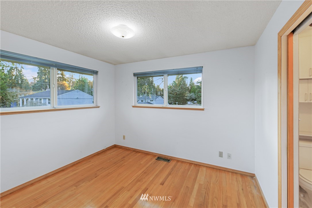 7909 186th Street Southwest Edmonds, WA 98026 - Photo 9 of 31 Gallery Image 9