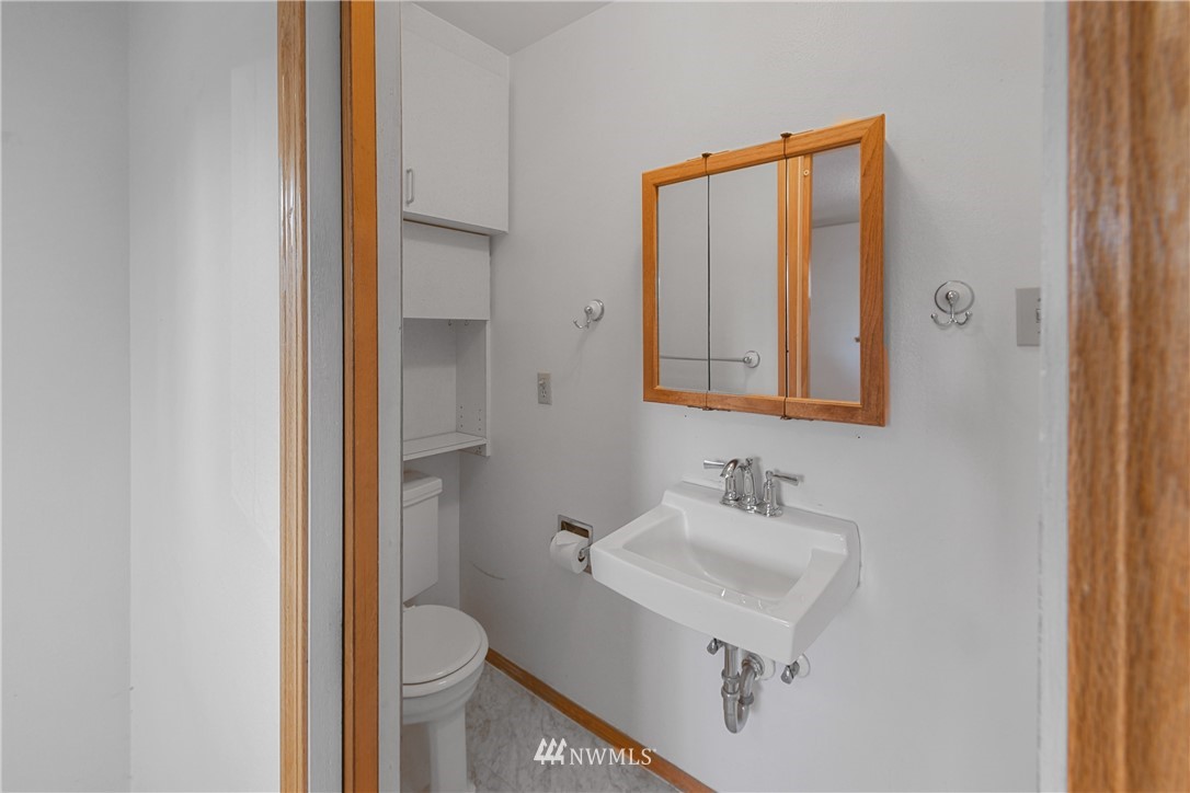 7909 186th Street Southwest Edmonds, WA 98026 - Photo 10 of 31 Gallery Image 10