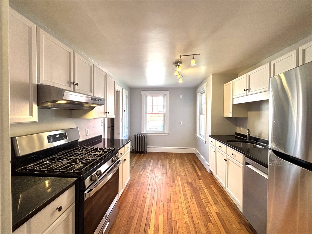 9 Oakley Road, Unit 9 Watertown, MA 02472 - Photo 9 of 18 Gallery Image 9