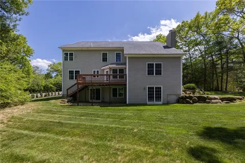 $899,900 | 47 Wooded Grove Circle, South Kingstown, RI 02892