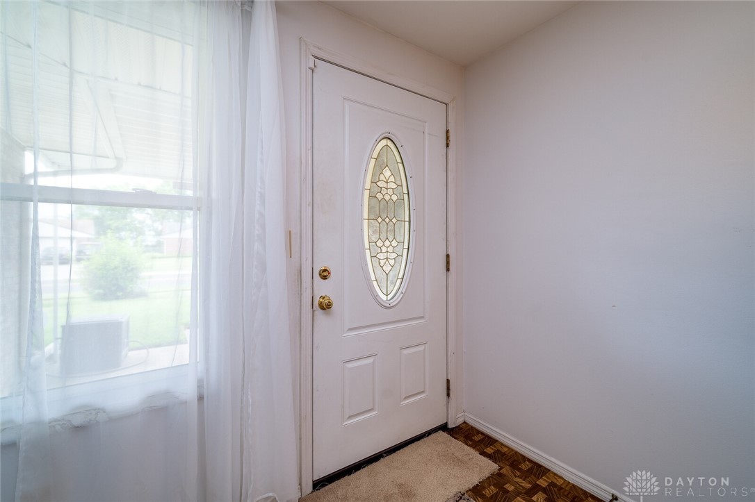 5867 Charlesgate Road Huber Heights, OH 45424 - Photo 4 of 33