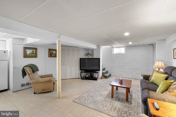 $359,900 | 943 Homberg Avenue, Baltimore, MD 21221