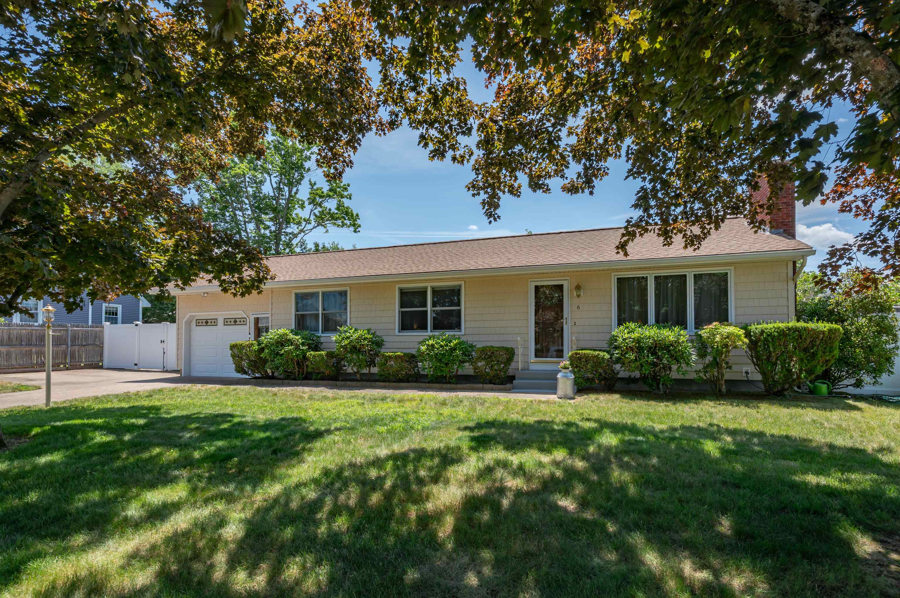 6 Aztec Road Nashua, NH 03063 - Photo 1 of 29