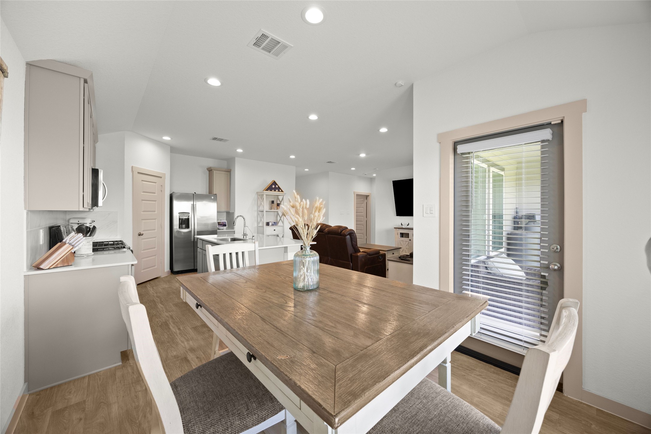 1134 Della Lane Rosharon, TX 77583 - Photo 13 of 31 Breakfast nook