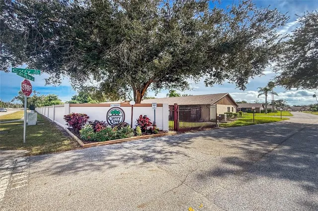 $199,000 | 1800 Curry Trail, Unit 11, Nokomis, FL 34275