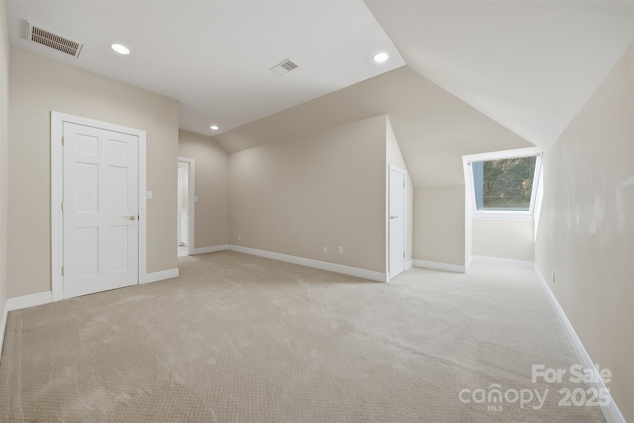 3619 Links Drive Conover, NC 28613 - Photo 34 of 48 an empty room with an entryway