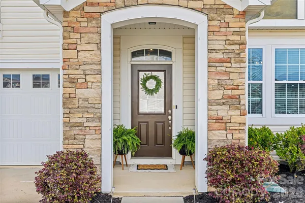 $450,000 | 1426 Kings Grove Drive, York, SC 29745