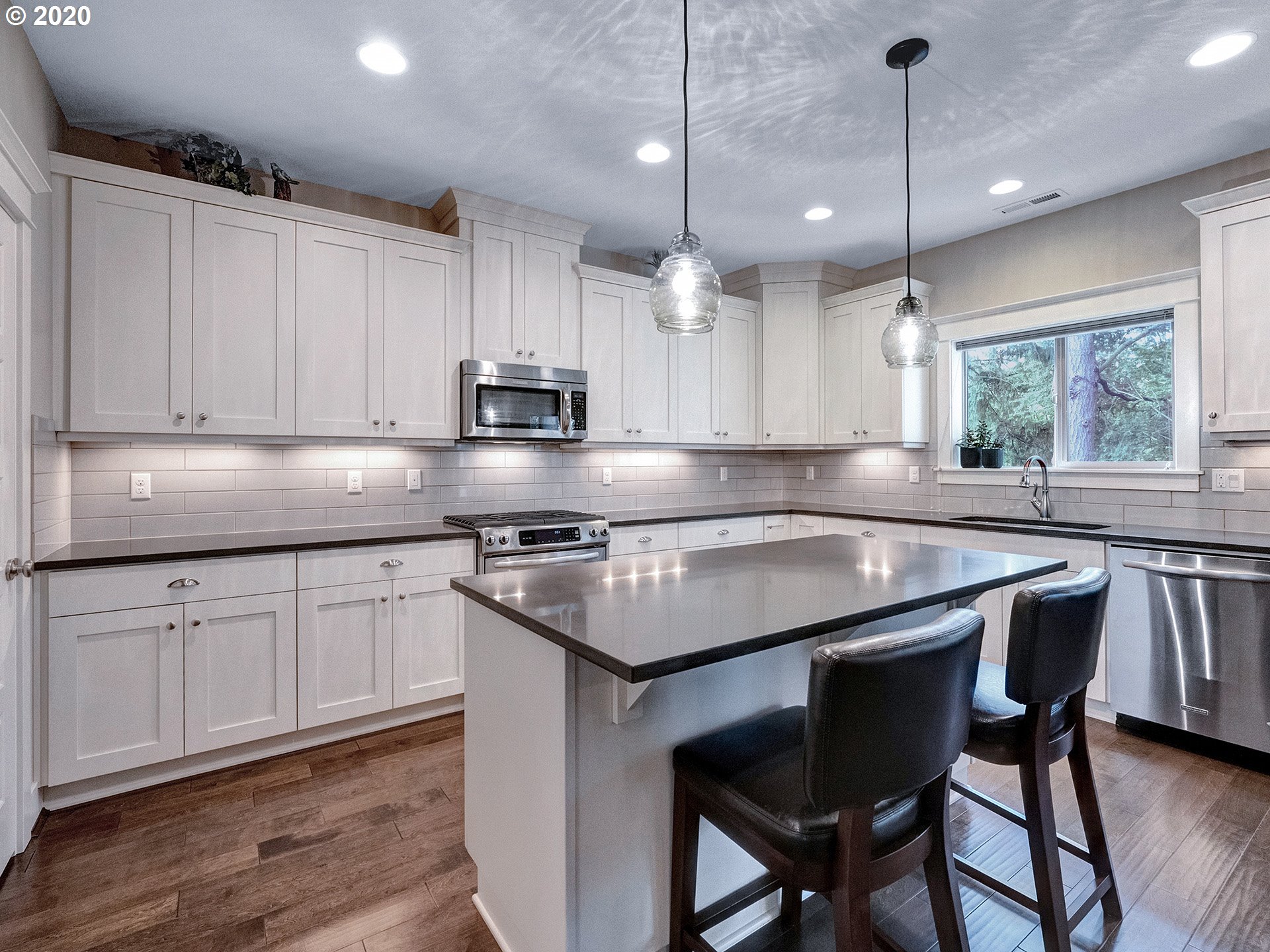 14280 Southwest Fox Lane Beaverton, OR 97008 - Photo 9 of 32