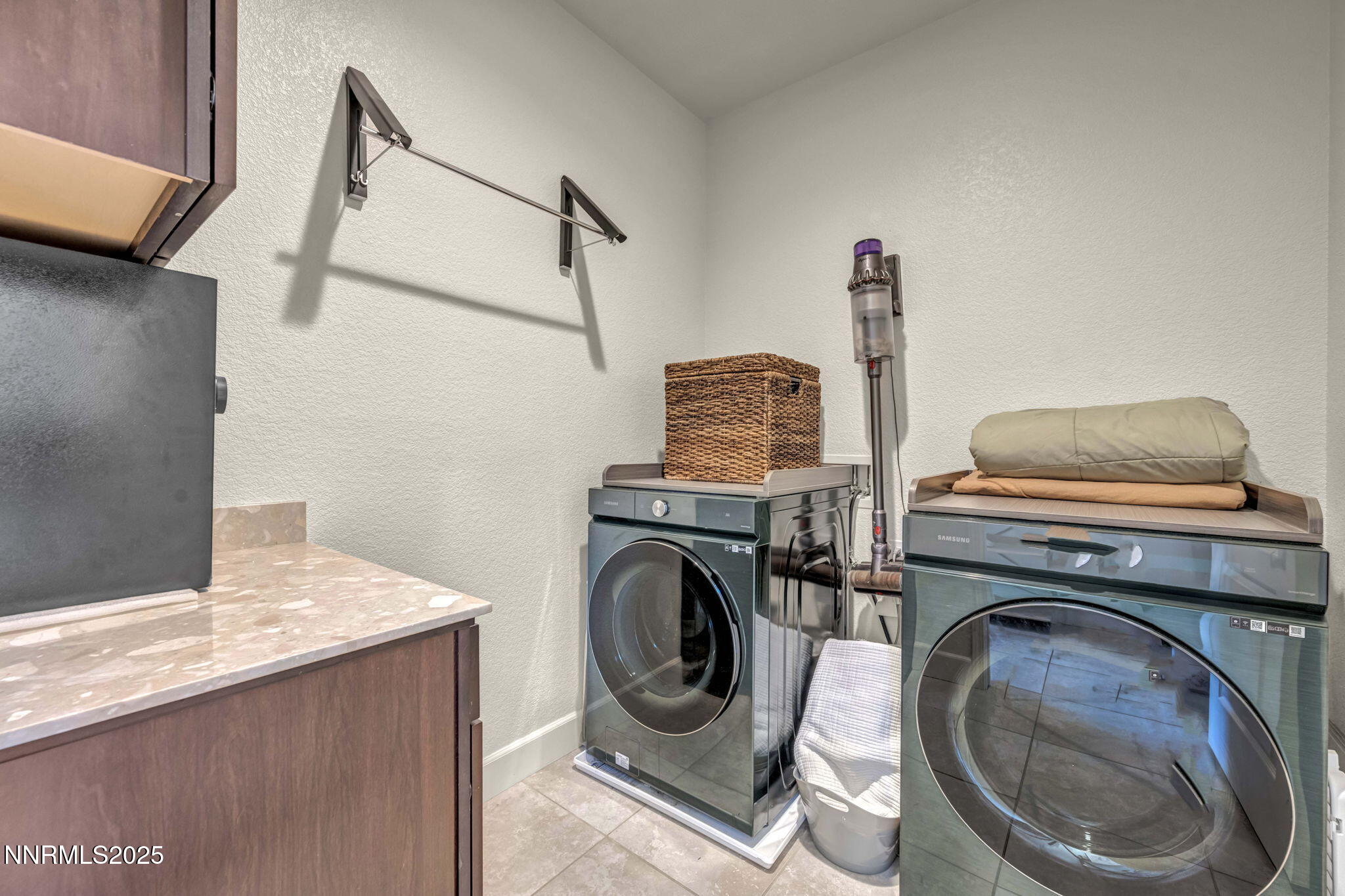 2028 Whitecliff Drive Reno, NV 89521 - Photo 21 of 48 21-web-or-mls-2028-whitecliff-dr