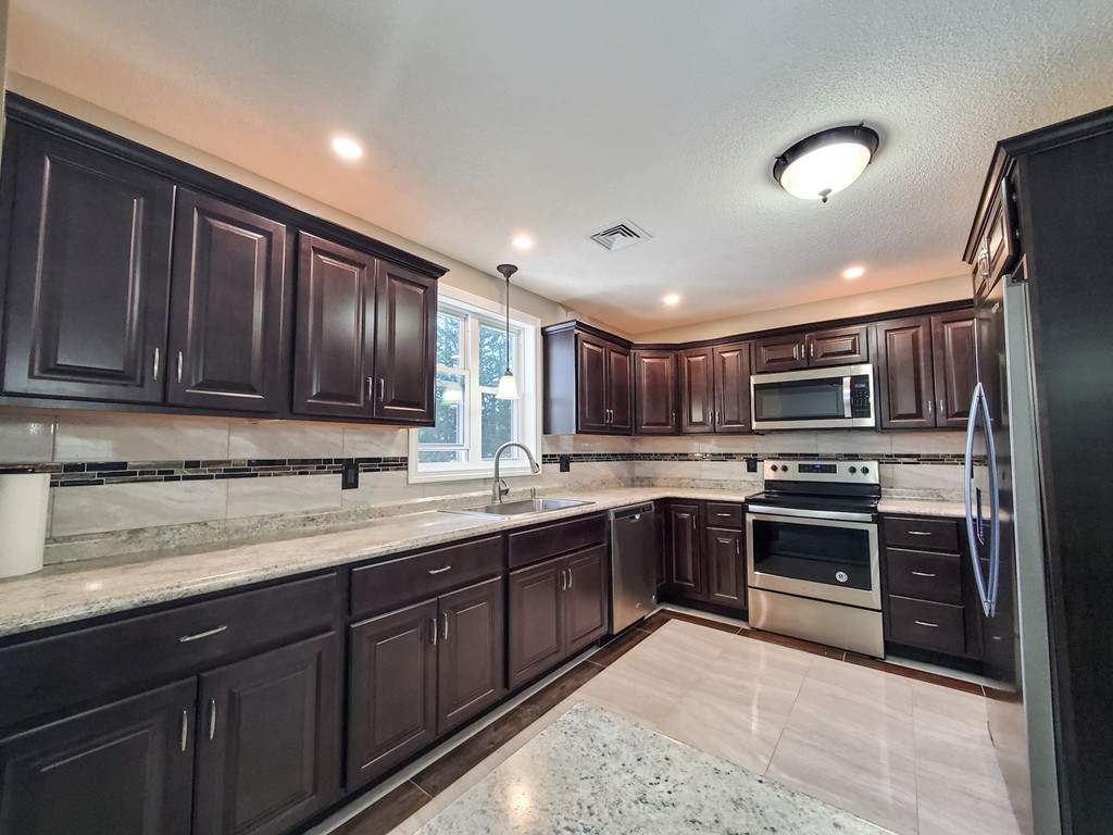 67 B Richmond Road, Unit B Freetown, MA 02702 - Photo 18 of 34 Gallery Image 18