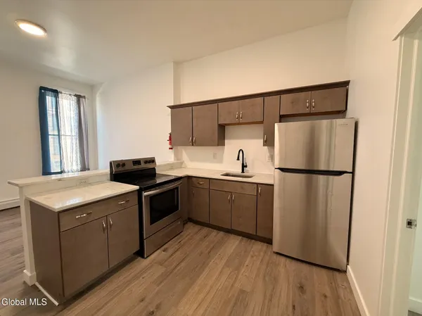 $1,700 | 336 Clinton Avenue, Unit 1, Albany, NY 12206