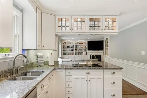 $850,000 | 711 Woodland Drive, Pittsburgh, PA 15238