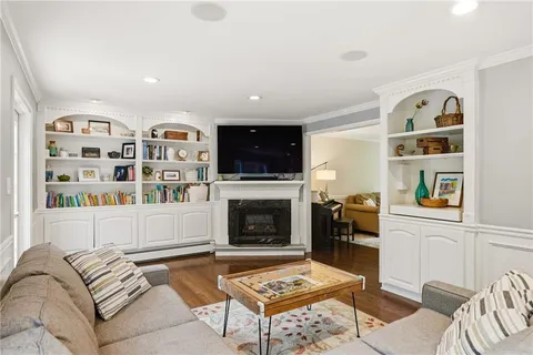 $850,000 | 711 Woodland Drive, Pittsburgh, PA 15238