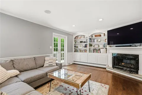 $850,000 | 711 Woodland Drive, Pittsburgh, PA 15238