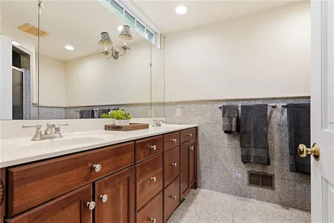 $850,000 | 711 Woodland Drive, Pittsburgh, PA 15238