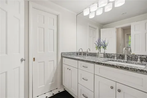 $850,000 | 711 Woodland Drive, Pittsburgh, PA 15238
