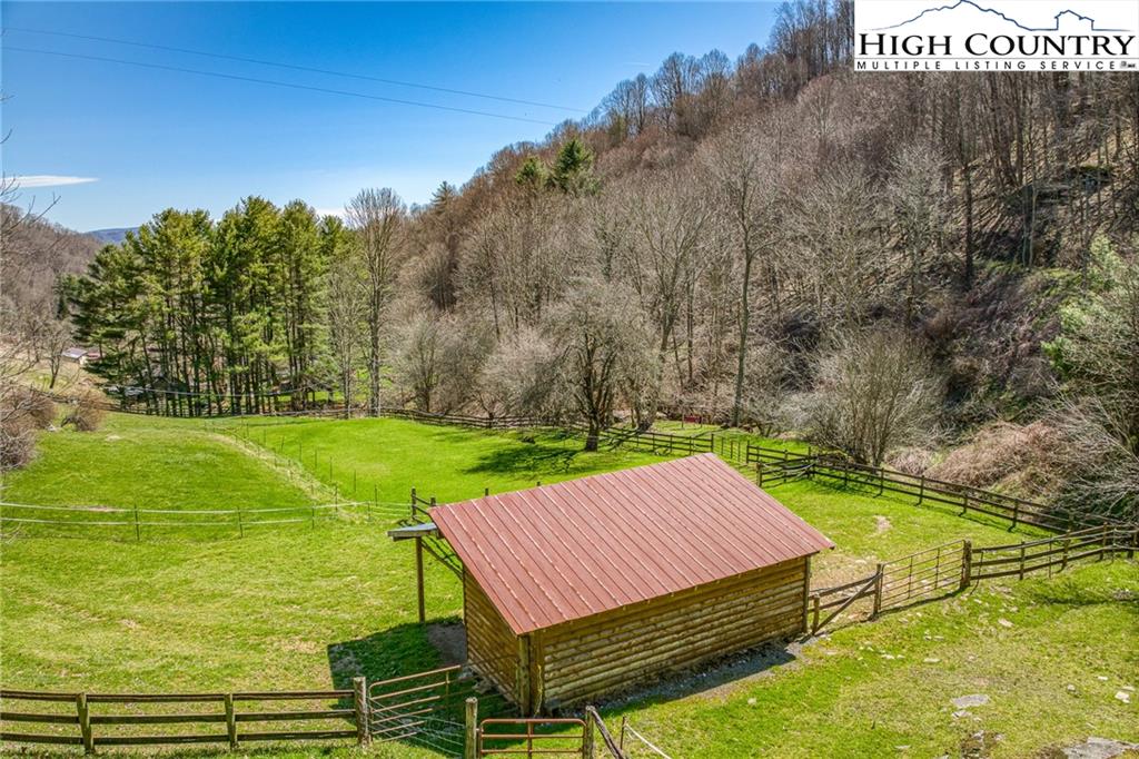2139 Georges Gap Road Vilas, NC 28692 - Photo 3 of 41 Gallery Image 3