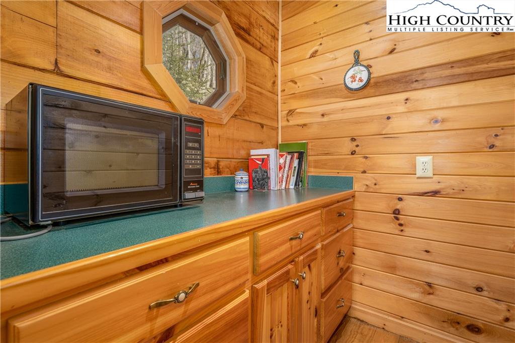 2139 Georges Gap Road Vilas, NC 28692 - Photo 8 of 41 Gallery Image 8