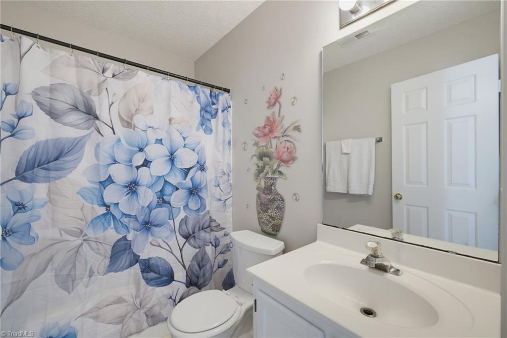 2459 Shadow Valley Road High Point, NC 27265 - Photo 21 of 29