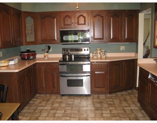 199 Logan Road Gibsonia, PA 15044 - Photo 6 of 13 Kitchen.
