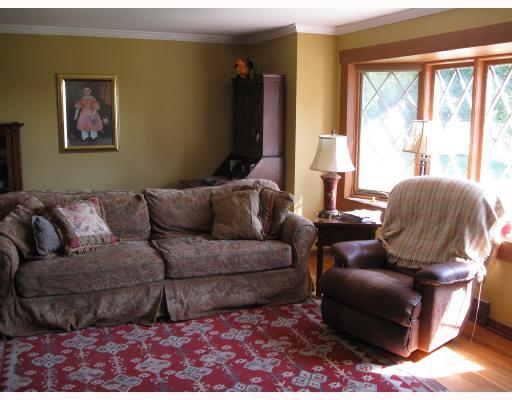 199 Logan Road Gibsonia, PA 15044 - Photo 7 of 13 Living Room.