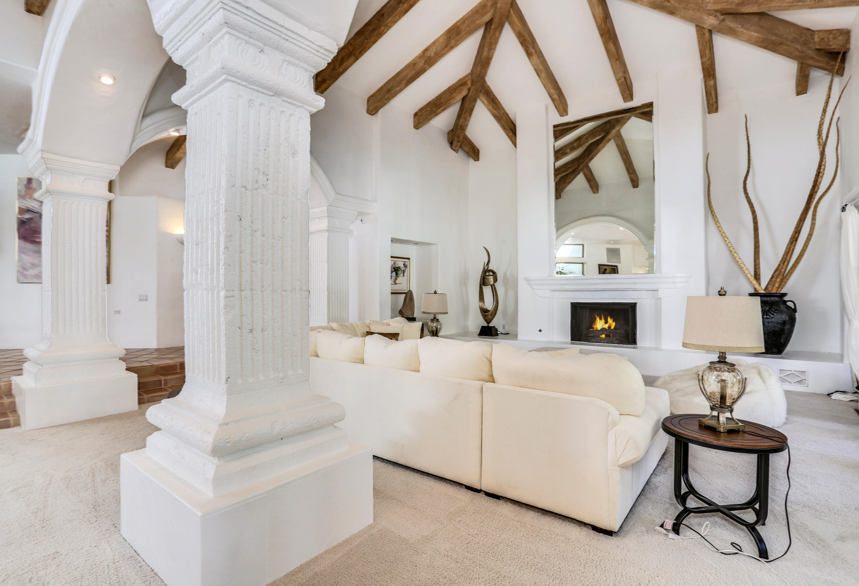 38271 Vía Roberta Palm Springs, CA 92264 - Photo 9 of 39 i