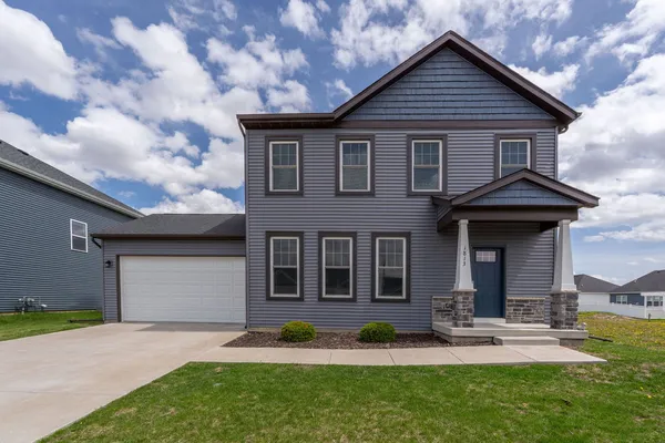 $379,900 | 1813 South 5th Street, Eldridge, IA 52748