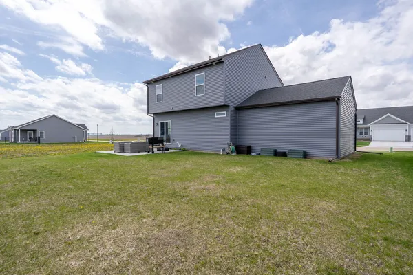 $379,900 | 1813 South 5th Street, Eldridge, IA 52748
