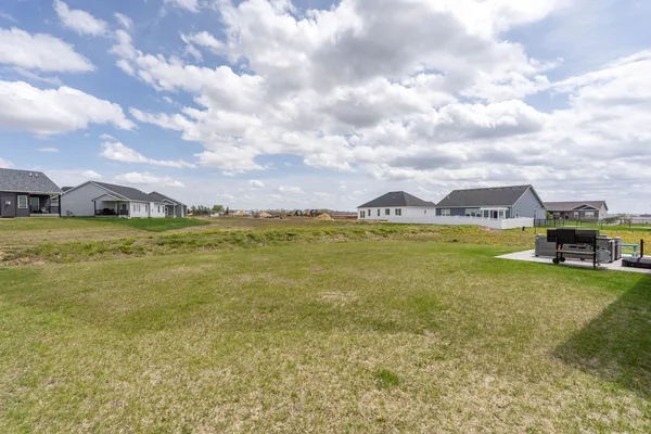 $379,900 | 1813 South 5th Street, Eldridge, IA 52748