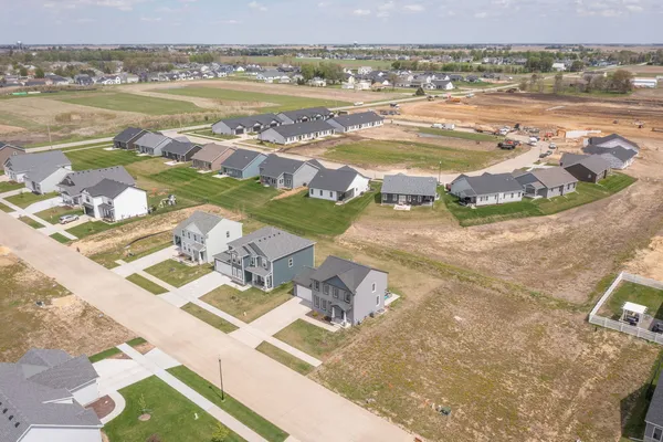 $379,900 | 1813 South 5th Street, Eldridge, IA 52748
