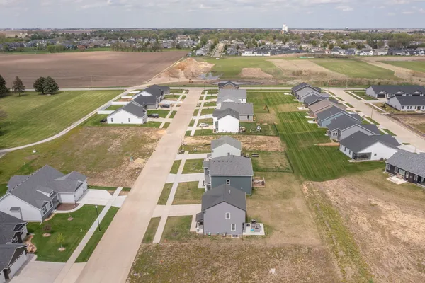 $379,900 | 1813 South 5th Street, Eldridge, IA 52748