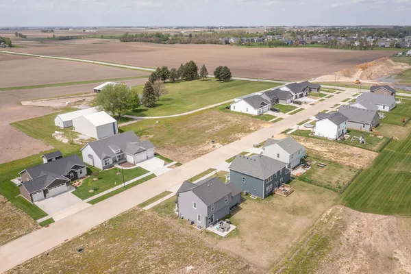 $379,900 | 1813 South 5th Street, Eldridge, IA 52748