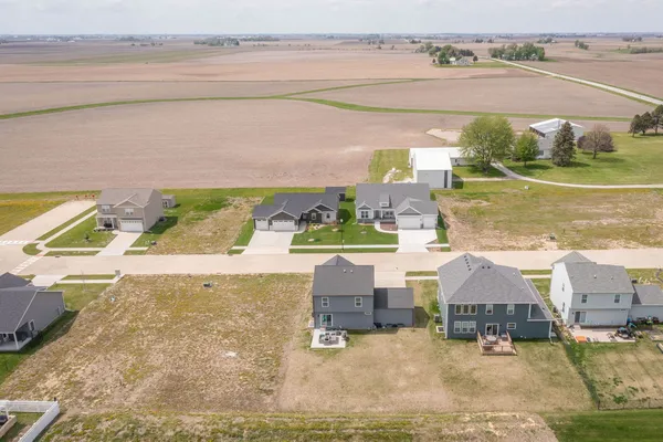 $379,900 | 1813 South 5th Street, Eldridge, IA 52748