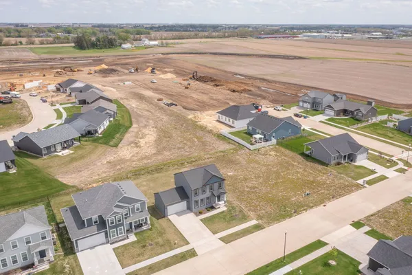 $379,900 | 1813 South 5th Street, Eldridge, IA 52748
